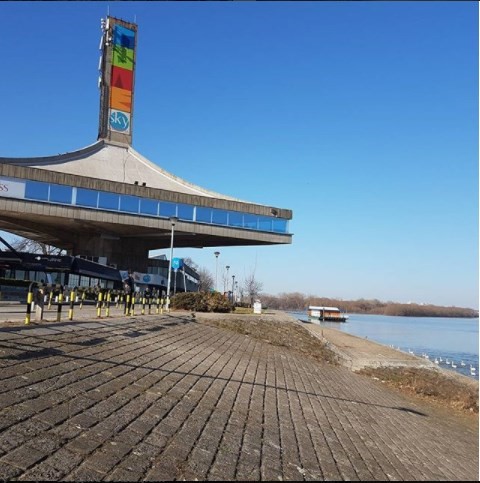Здание долго пустовало, в 90-х «Дунайский цветок» отремонтировали и сделали фитнес-центр