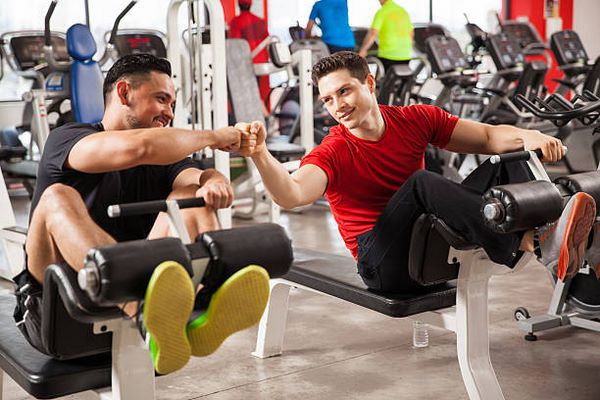 Качать пресс только на тренажерах, на ковриках – это для дамочек