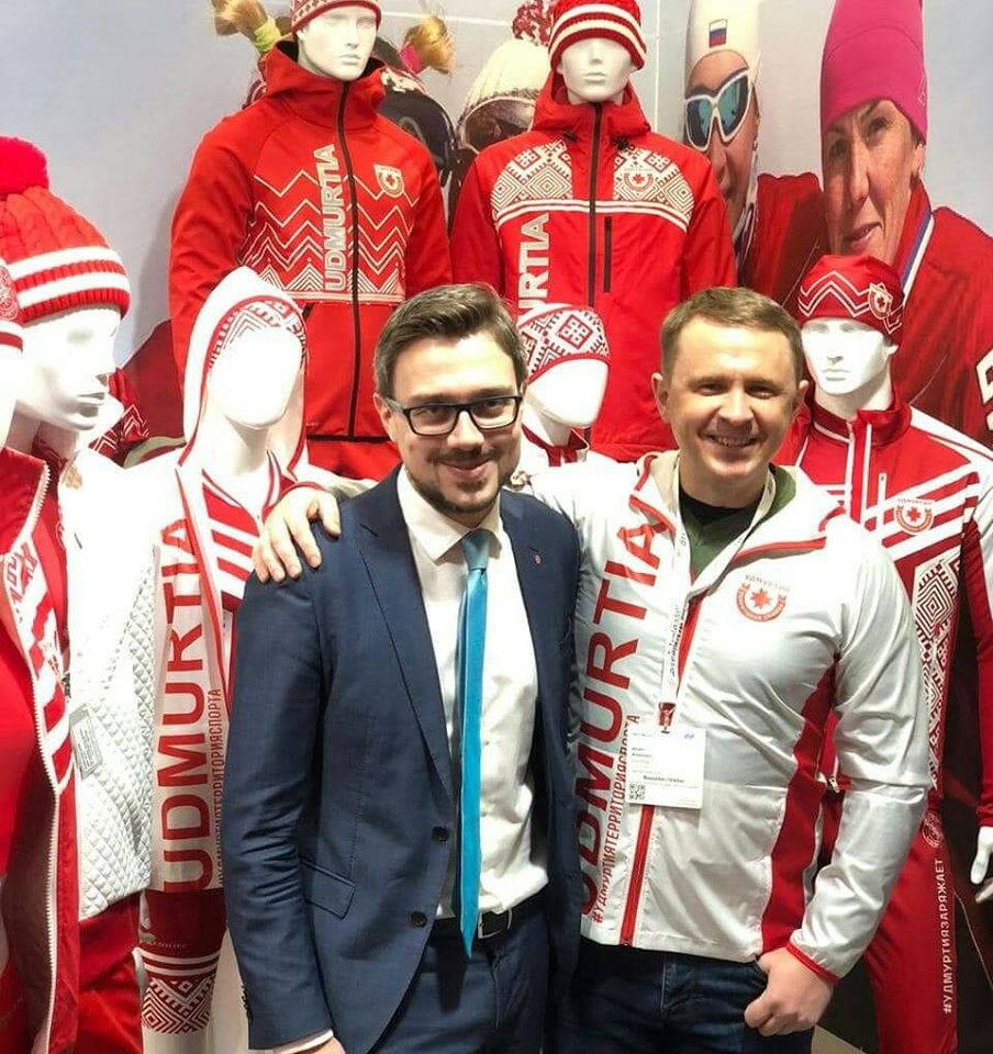 Артём Артемьев и Михаил Хомич выставка ISPO 2020.jpg